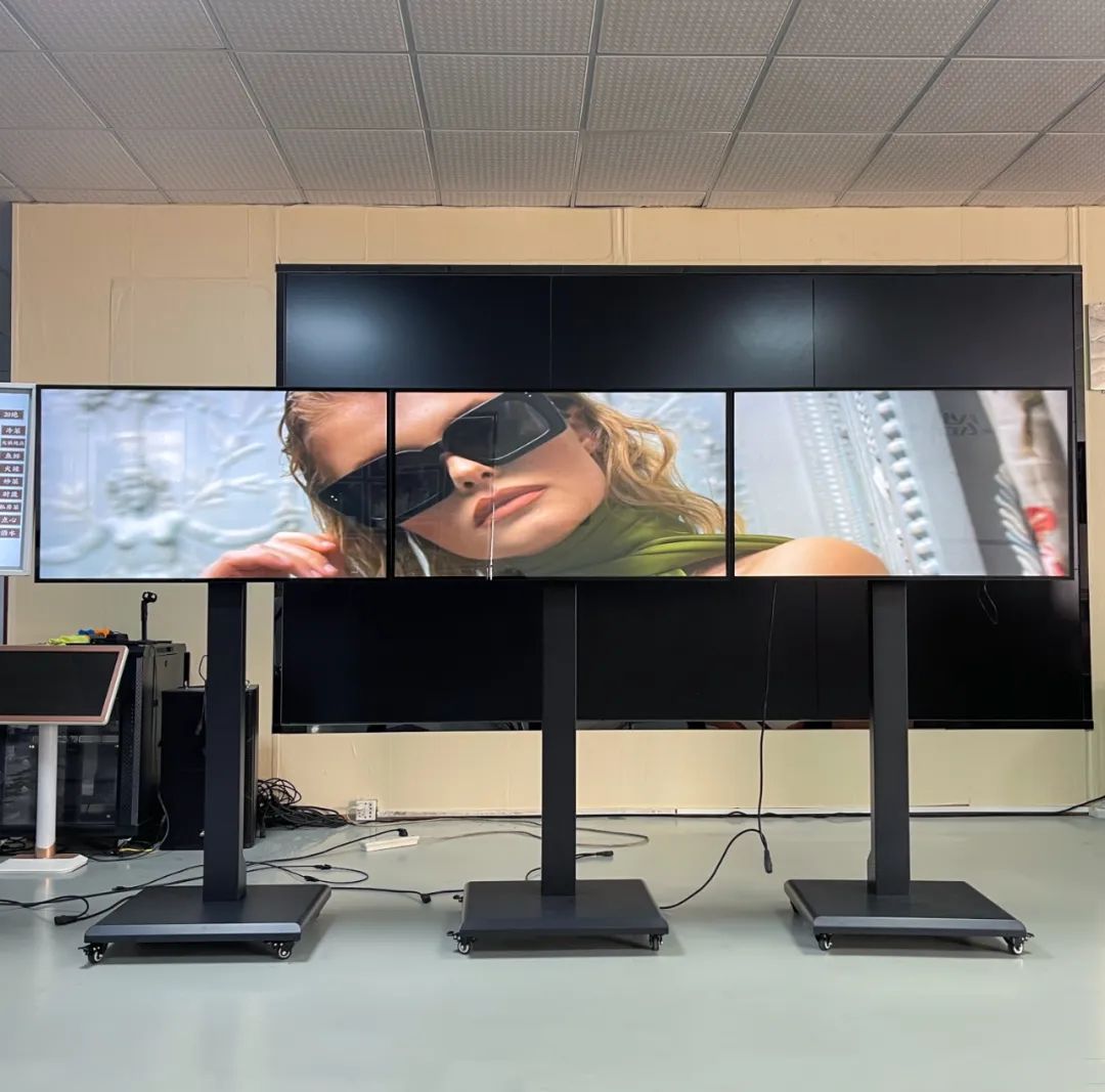 多屏旋转式广告机,挂壁广告机显示屏