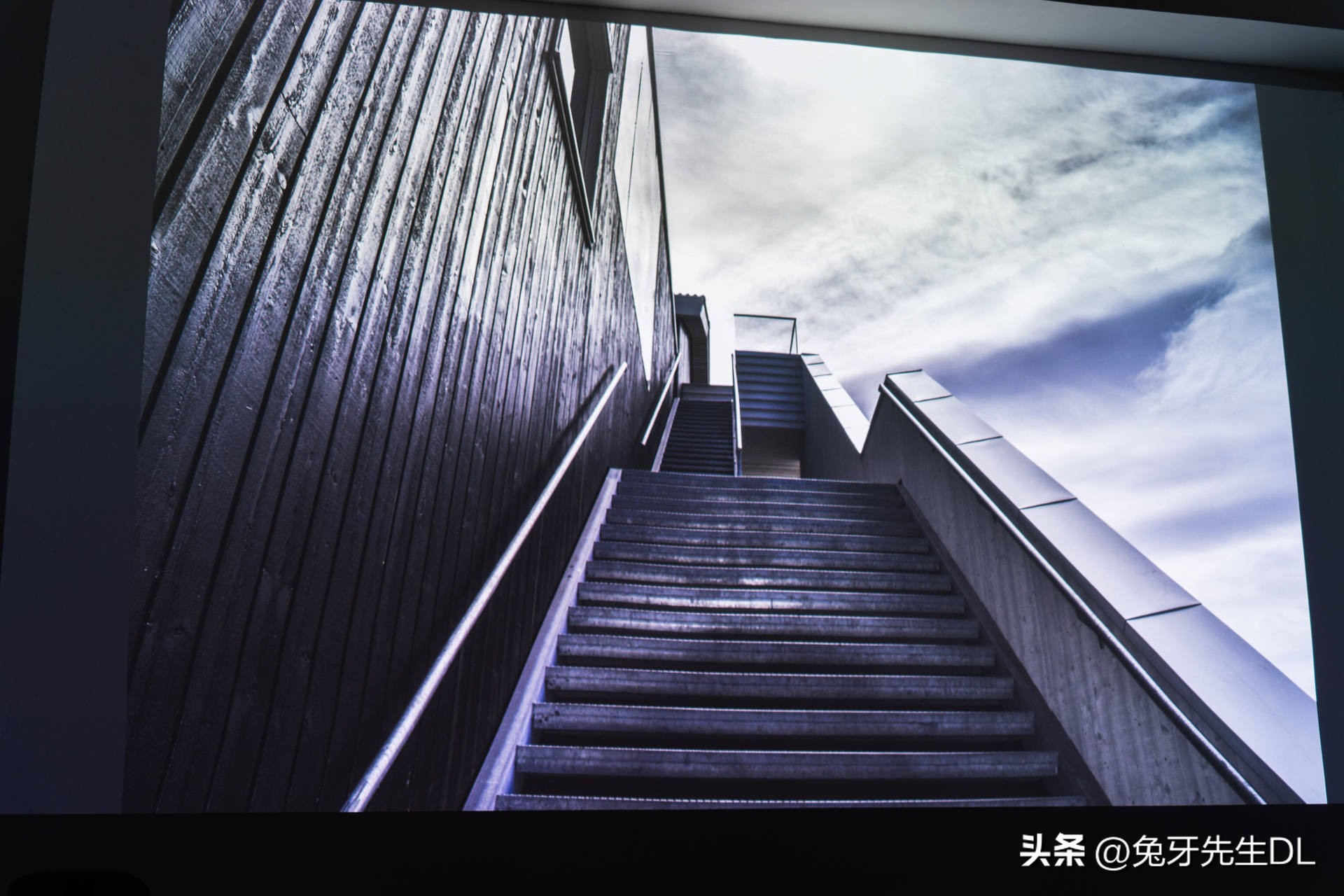 在家也能享受影院级观影体验,在家可以享受影院级的震撼视频