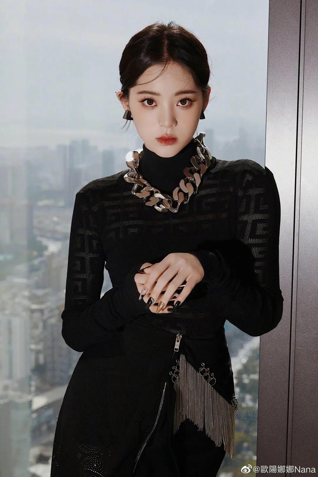 一定要让自己看起来很有钱的样子,让你的照片变得看起来很高级