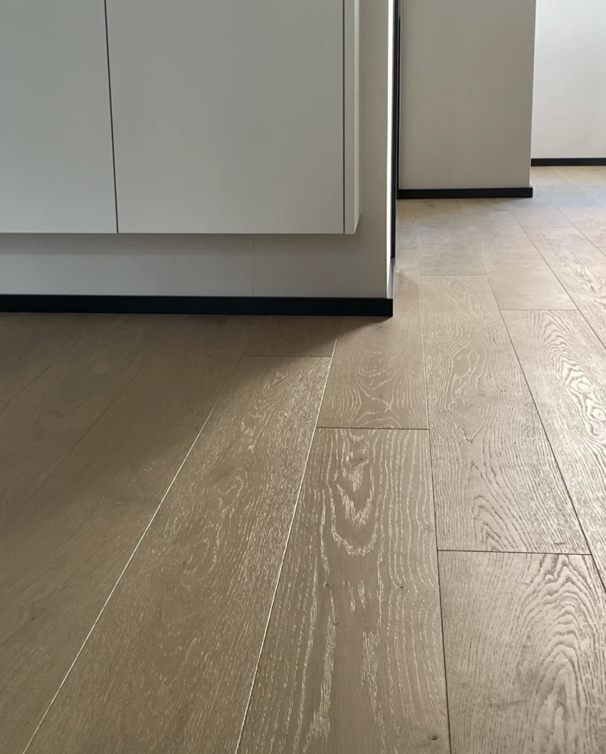 不同价位的木地板有什么区别,木地板100元一平是什么样的地板