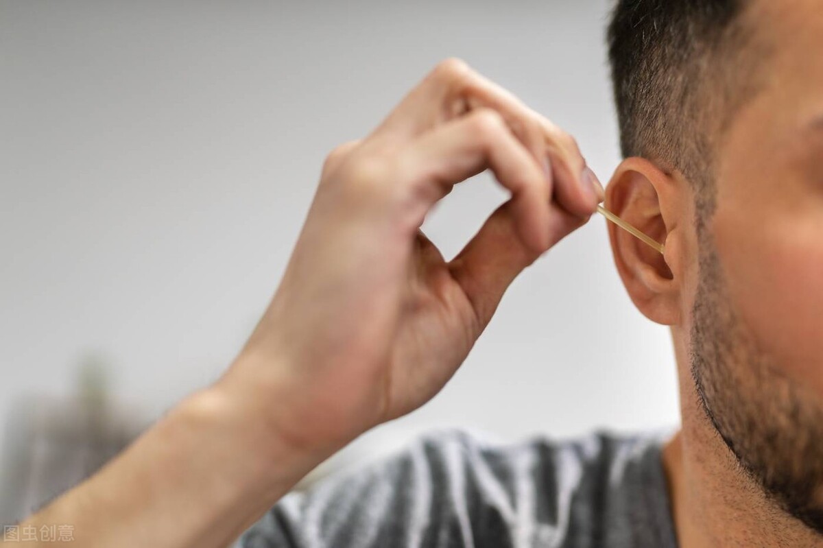 耳朵老是痒是什么原因怎么治,耳朵总是痒是什么病的征兆啊