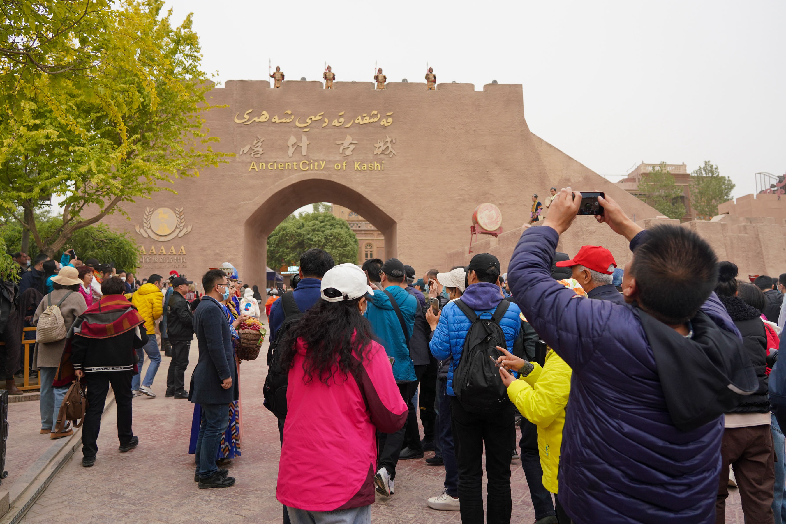 行走喀什古城感受传统与现代之融,喀什古城再现昔日丝路繁华