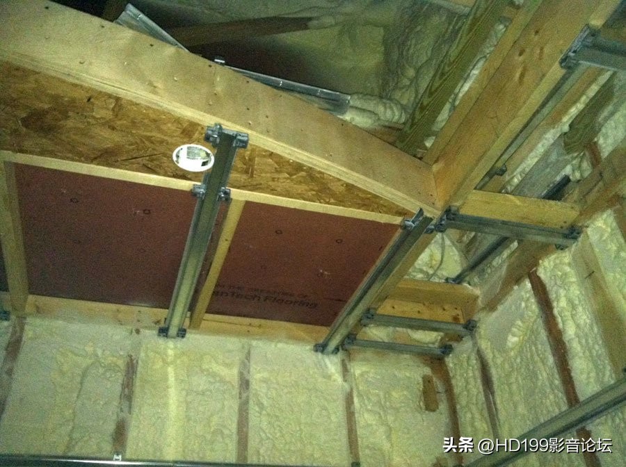 2022年5月AVS论坛最佳影音室案例-美国“土豪”的车库房中房