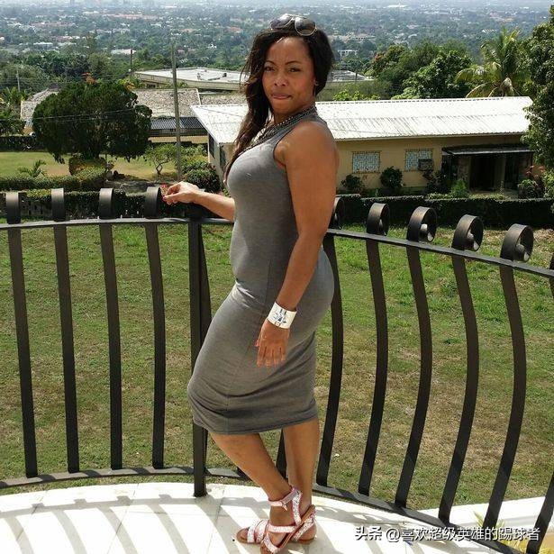 斯特林跑的姿势怎么那么怪呢,斯特林奇葩招式