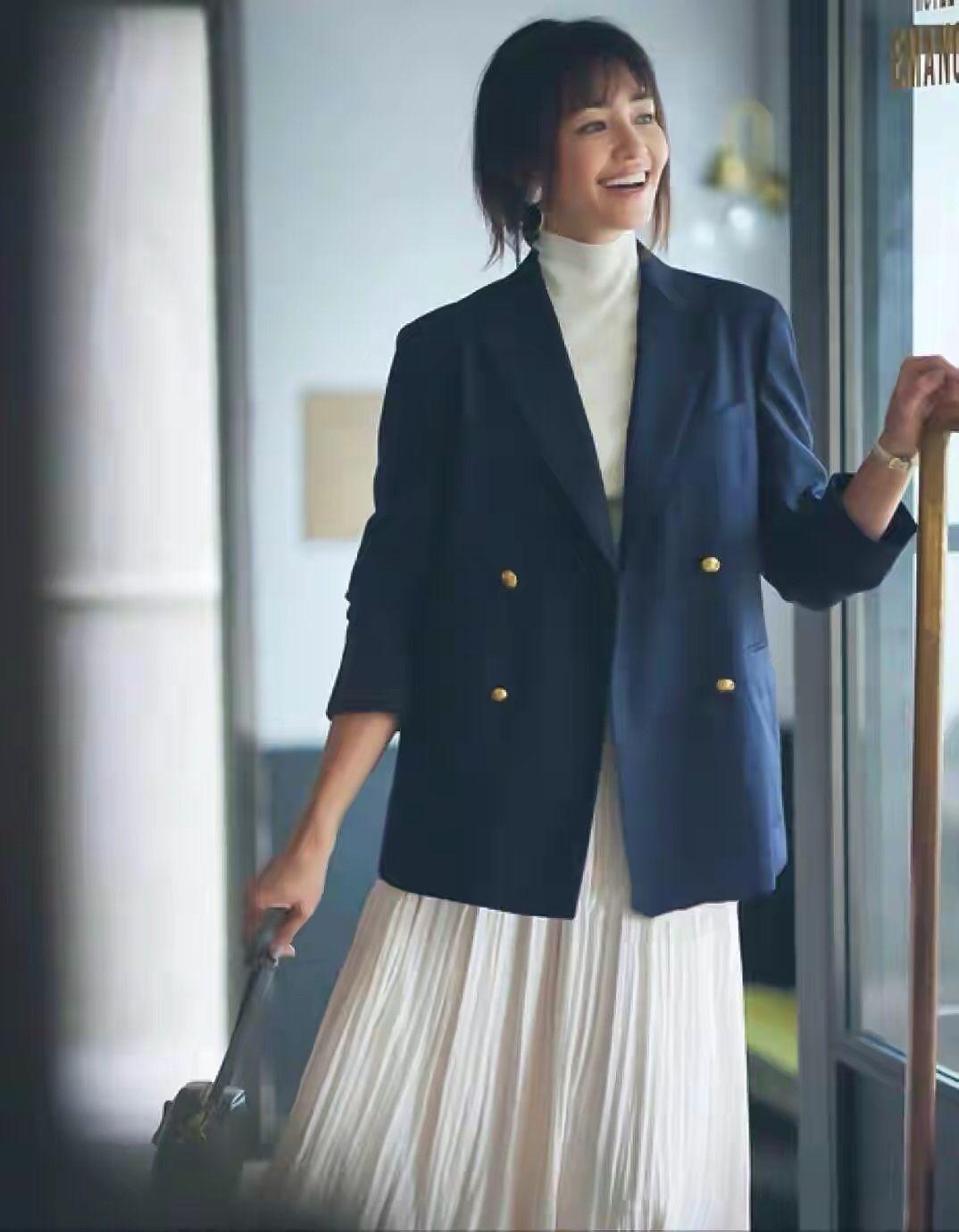 什么样的百褶裙最好看秋冬季,百褶裙适合多大的年龄穿