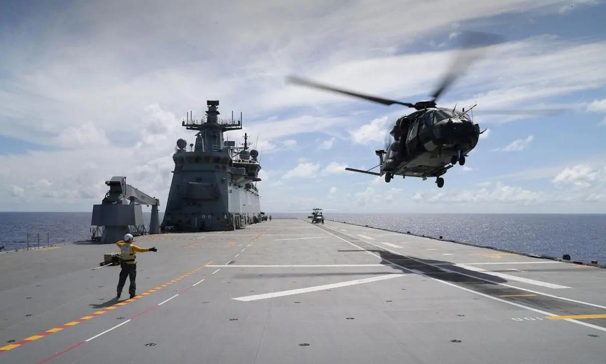 南半球航母,澳大利亚堪培拉号两栖攻击舰