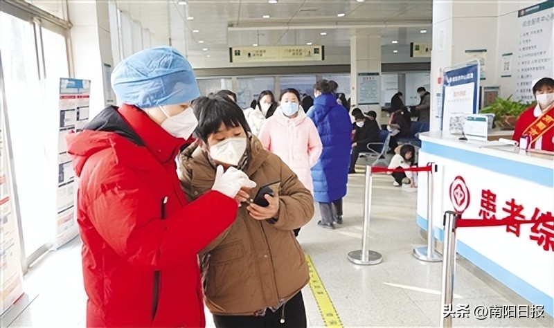 南阳市中心医院春节假期后，门诊工作呈现一派繁忙景象，记者实地探访就诊流程——15分钟看病取药全搞定