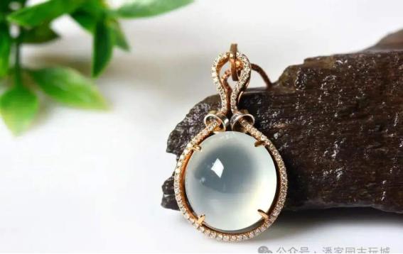 翡翠价格风云变幻，揭秘背后涨跌之谜