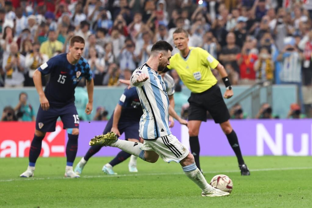 阿根廷vs克罗地亚场上冲突,阿根廷vs克罗地亚球迷哭泣