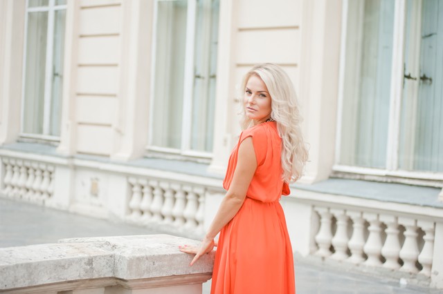 娶一个俄罗斯姑娘需要多少钱呢,娶个俄罗斯女孩靠谱吗