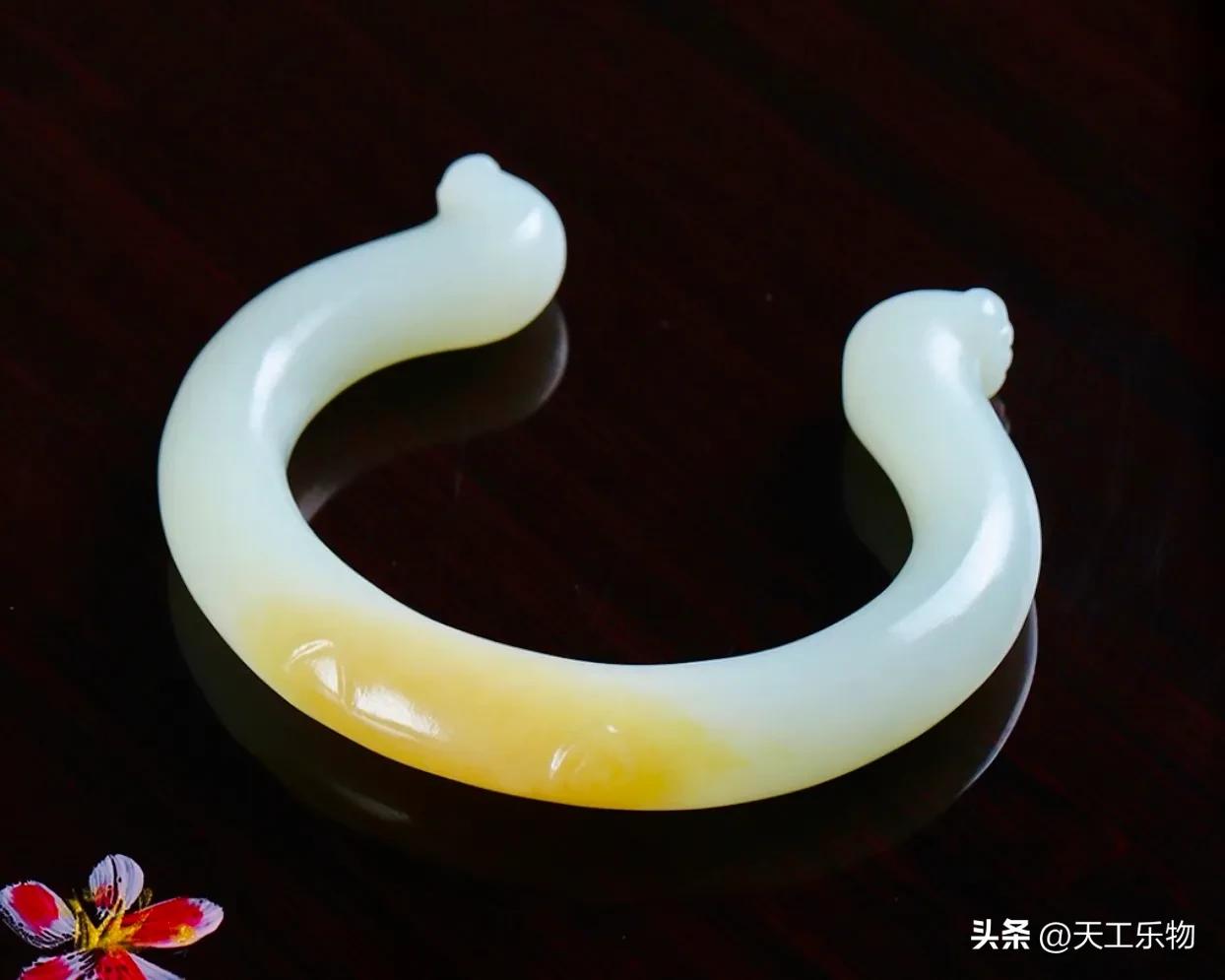 去哪里修复摔裂的玉镯,玉镯摔坏可以修复成金镶玉镯子