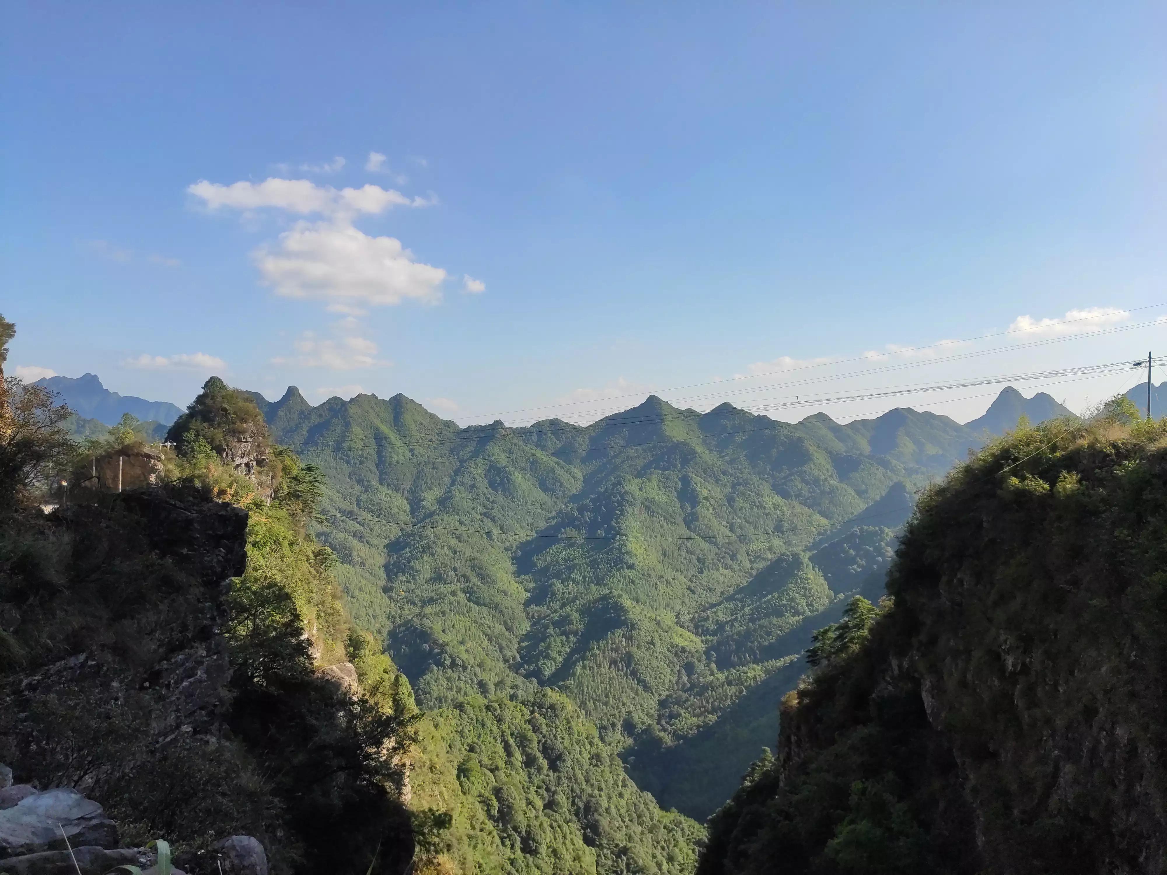 金秀六巷挂壁公路怎么走,航拍金秀六巷乡挂壁公路