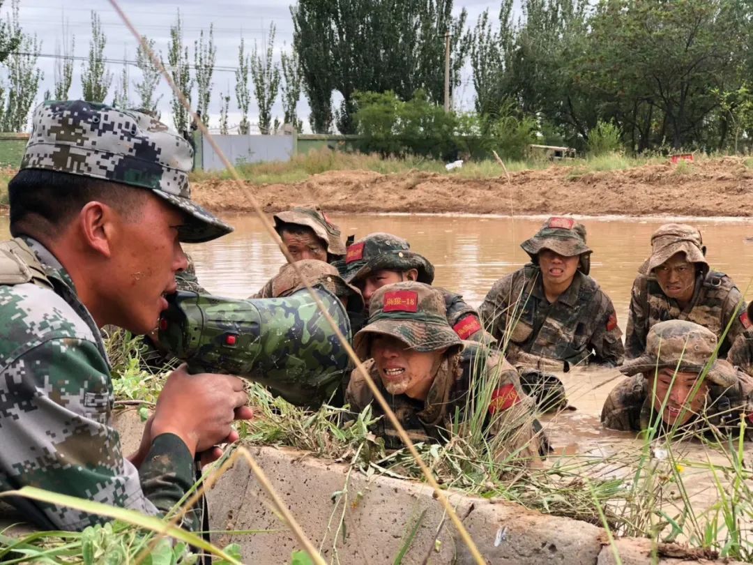 抖音刷屏的解放军营长，获中央军委表彰！