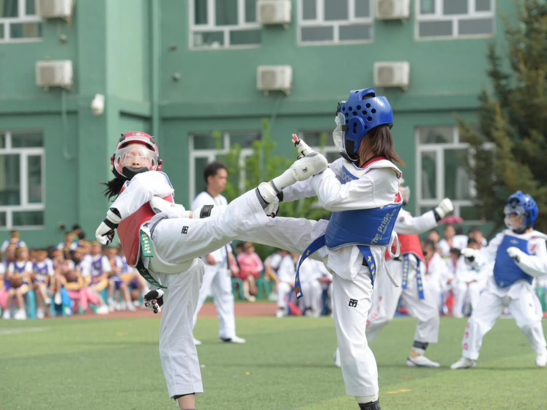 两千学生霸气登场的中杉金杉树体育节！泰酷辣！