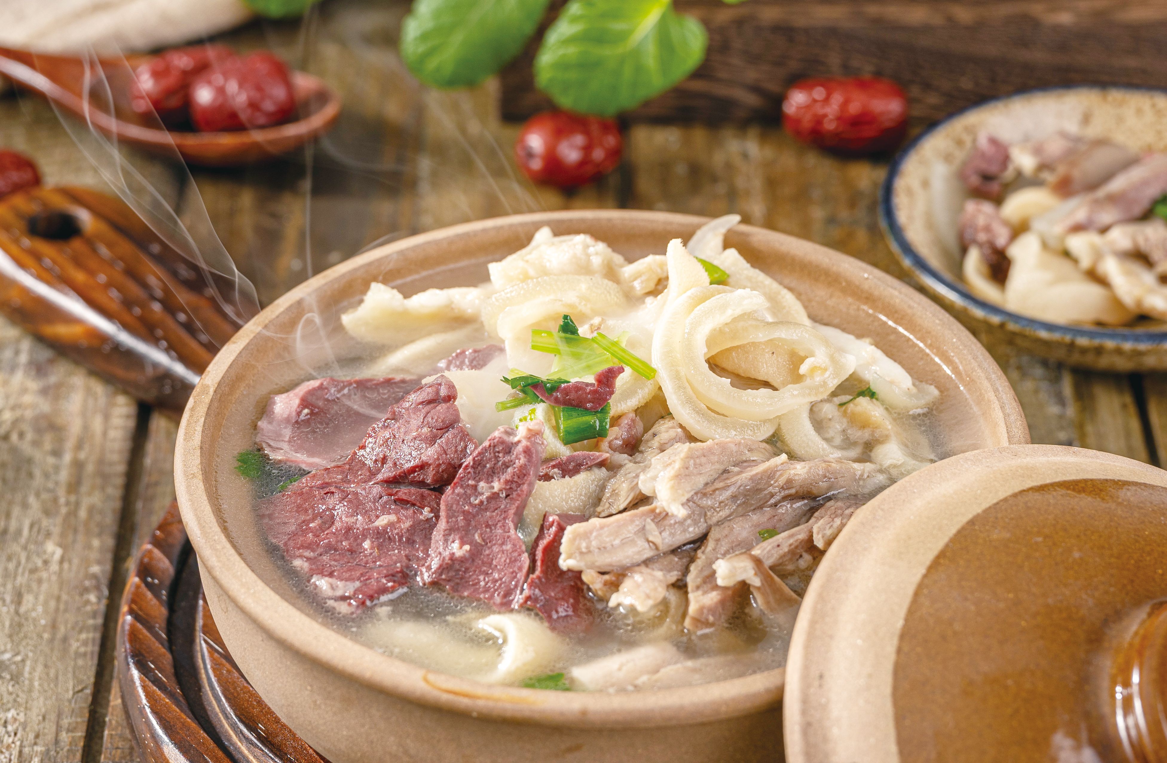 散养的山羊怎么长肉快,山羊的品种改良及科学饲养技术