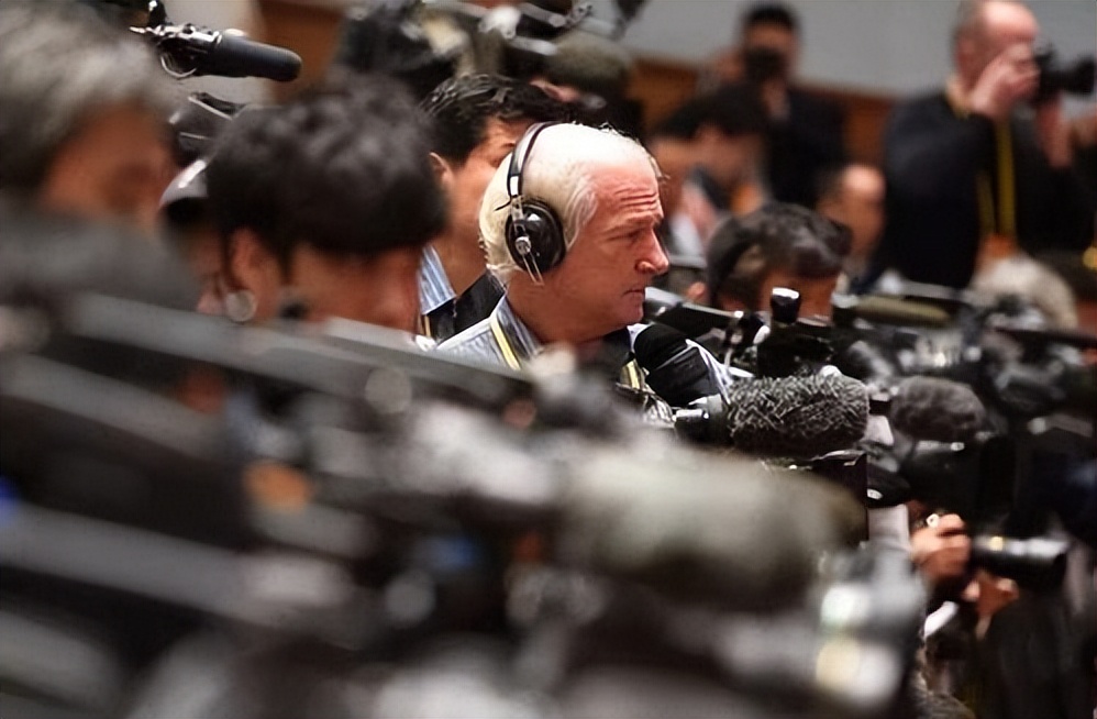 电力局老员工辞职入美籍，项目一投即中，99年忘拿的电脑揭开真相