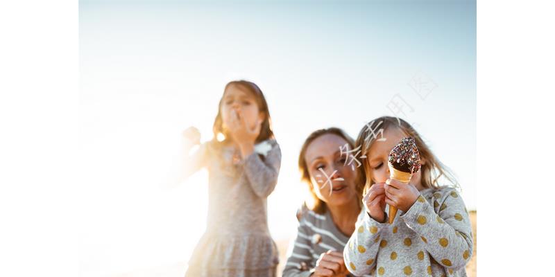 离婚夫妻财产要平分吗,离婚女方挣的钱还分给男方吗