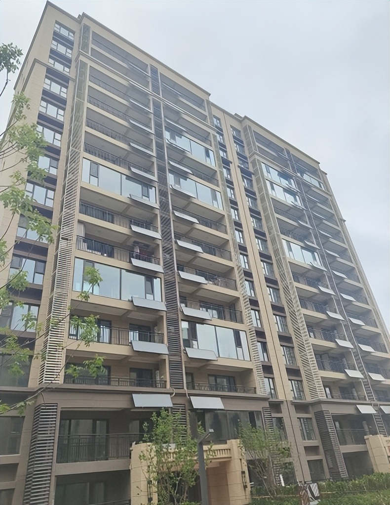 阳台太阳能热水器立式,阳台式平板太阳能热水器