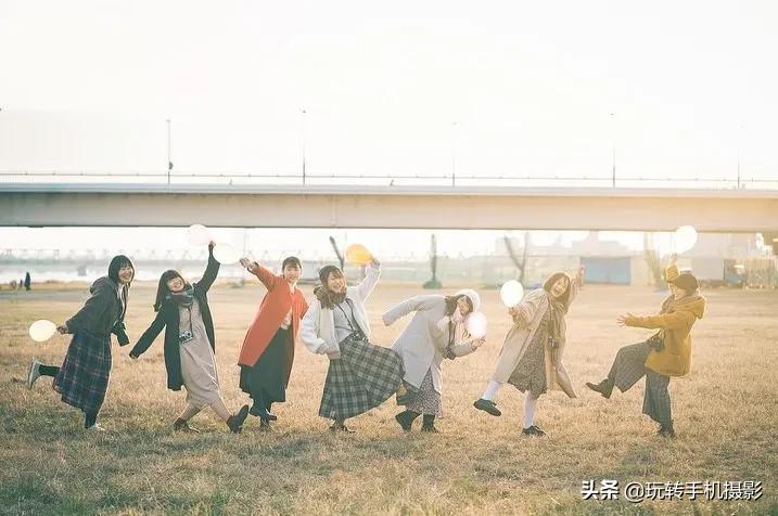 不露脸和朋友拍氛围感视频,如何不尴尬的要合照