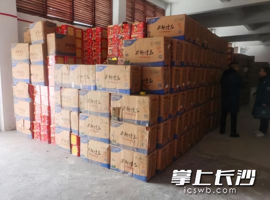 500箱烟花被查,烟花500多箱被查