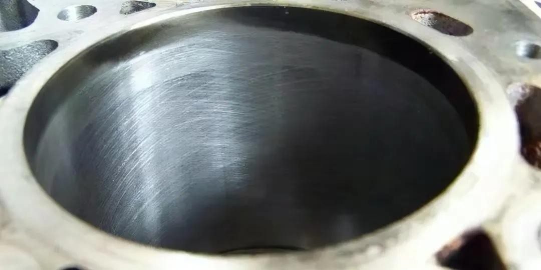 发动机轻微拉缸有什么补救办法,发动机拉缸怎么处理更好