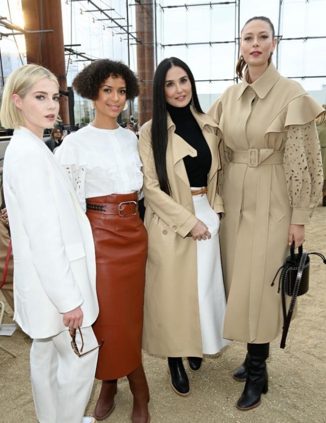 俄罗斯巨星莎拉波娃被骂,莎拉波娃17岁前照片