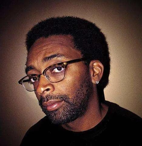 雷吉米勒斯派克李拥抱,雷吉米勒和库里视频通话