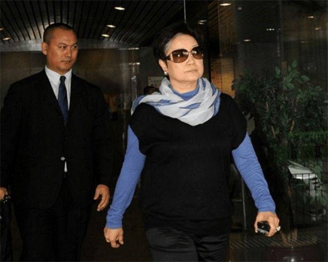 澳门街市伟,澳门街市伟年轻照片