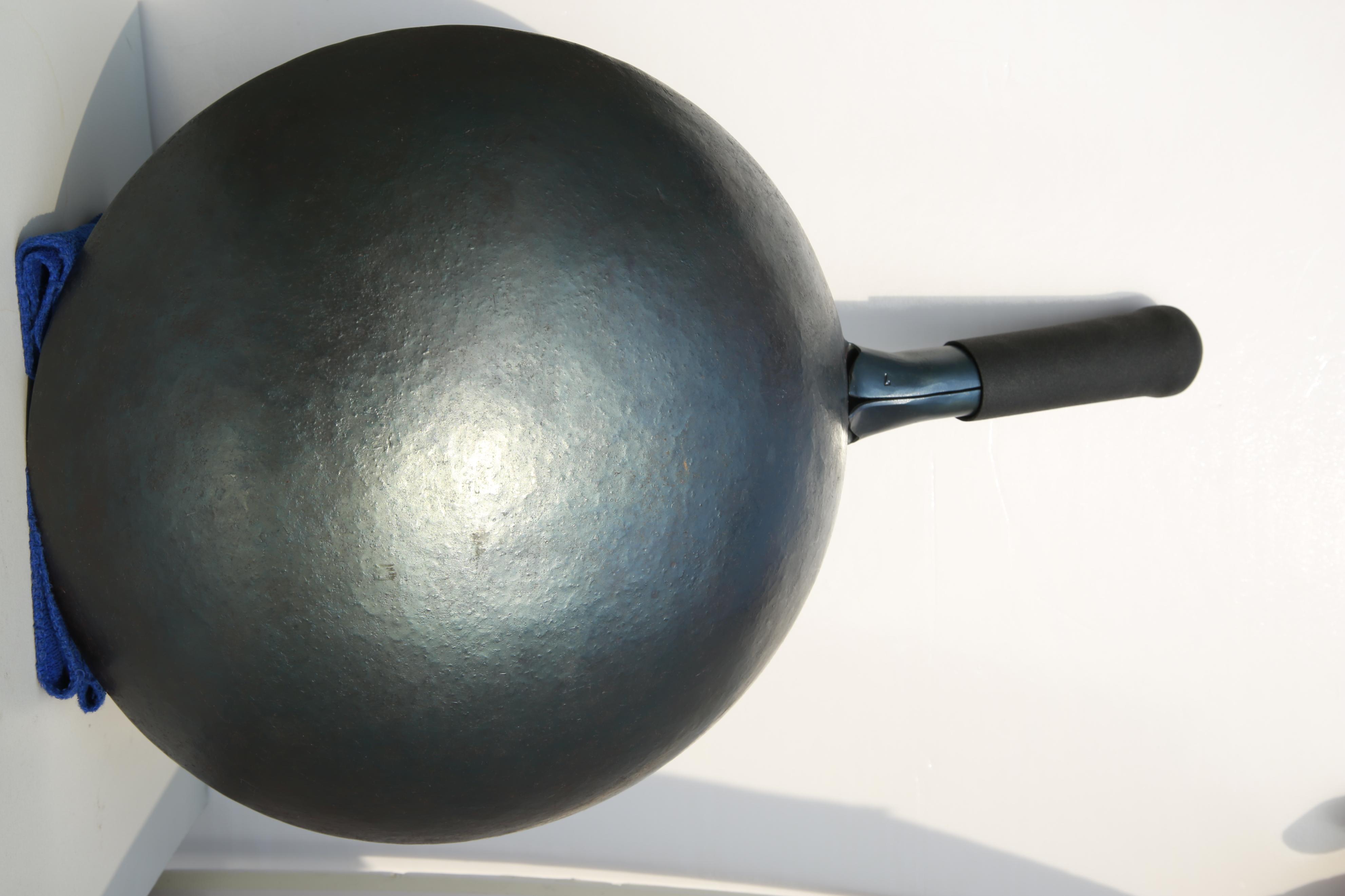 熟铁需要开锅还是生铁要开锅,铁锅分铸铁和生铁么