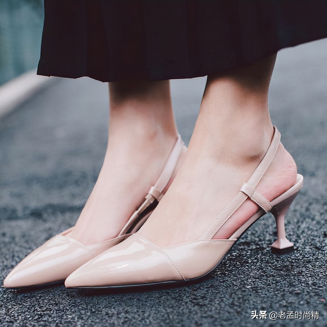 猫跟鞋减龄,猫跟鞋穿出女人的气质
