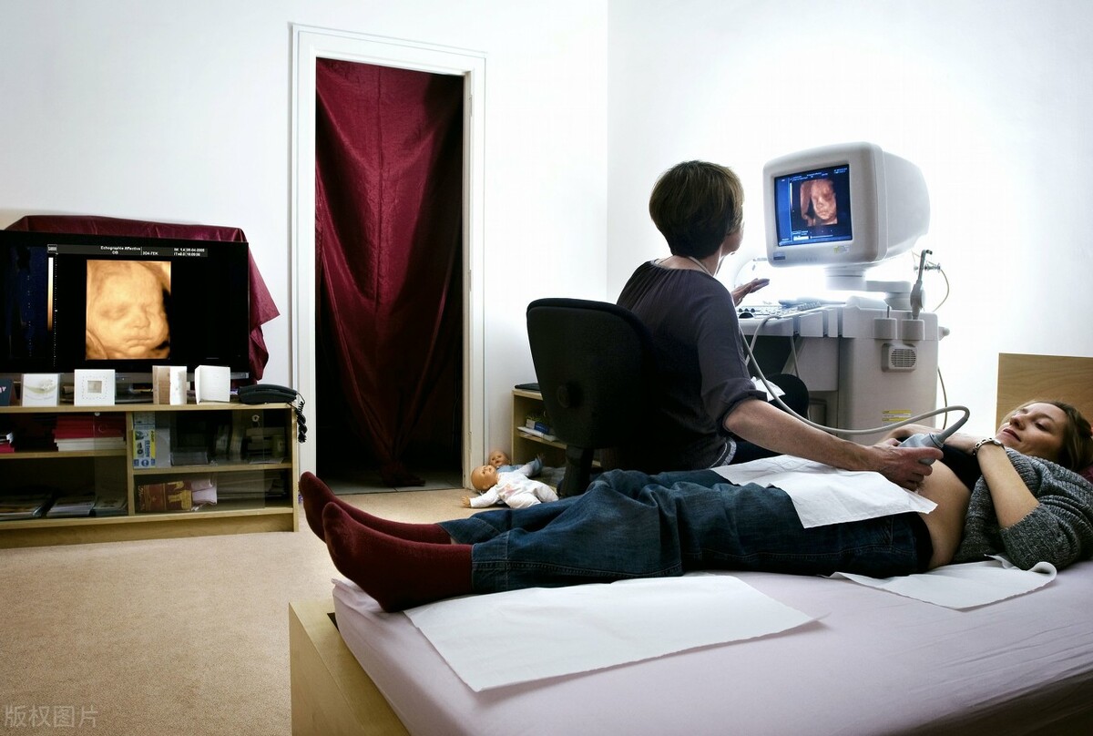 会阴处肿块会是恶性肿瘤吗,外阴有一个良性肿瘤怎么办