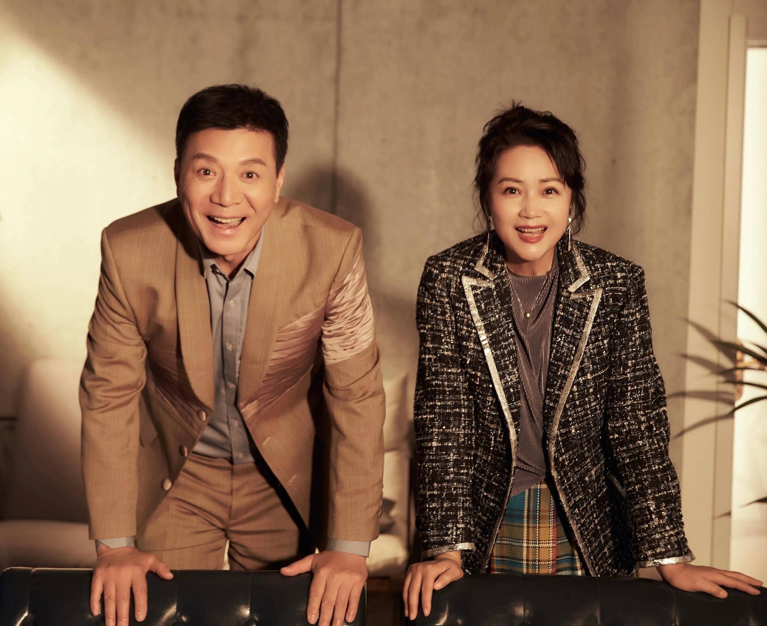 刘思博和奚望的妈,刘思博和妹妹奚望合影