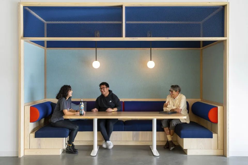 小户型办公室加展厅装修,合肥复式办公室装修