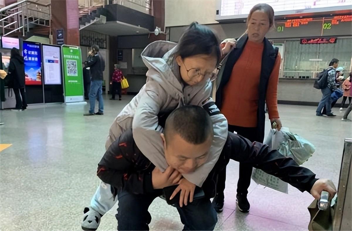 43斤女孩吴花燕最后的日子：患上早老症，去世前收到男友病逝噩耗