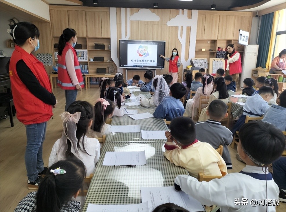 巩义市新兴路社区开展“郑州市儿童友好城市LOGO”线下评选活动