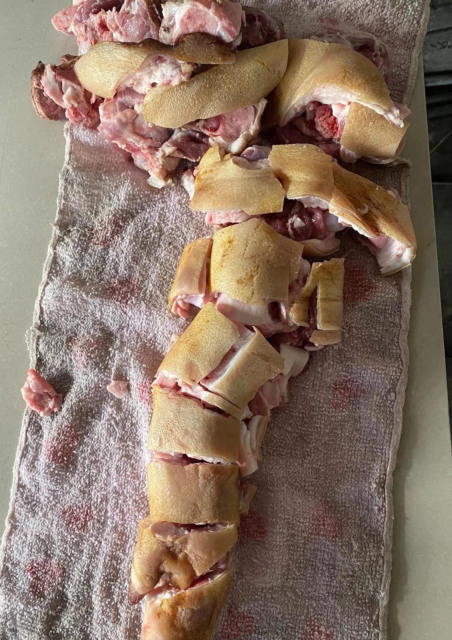 老板买的猪蹄,老板要买鸡吗