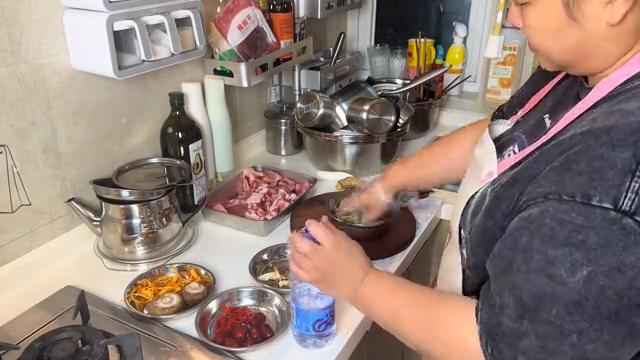 天冷了炖一盅汤,冬天每天喝汤