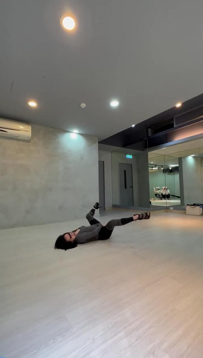 小s跳舞原视频潇洒不是摆烂,小s舞蹈动作夸张