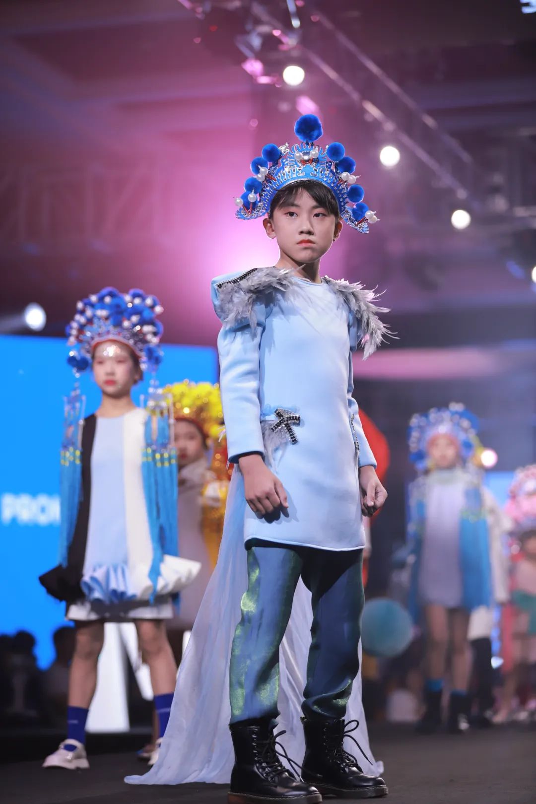 2021年国际模特时装秀,时装周2019少儿模特大赛