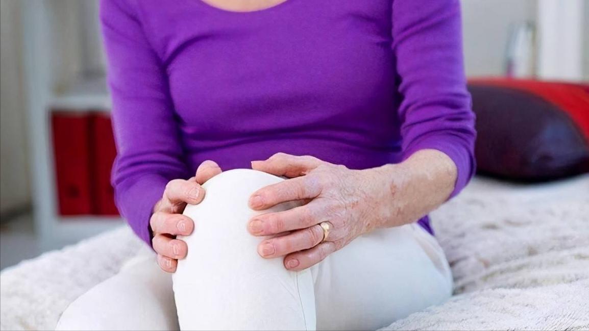 50岁女性下肢无力是什么原因,更年期女性下肢无力