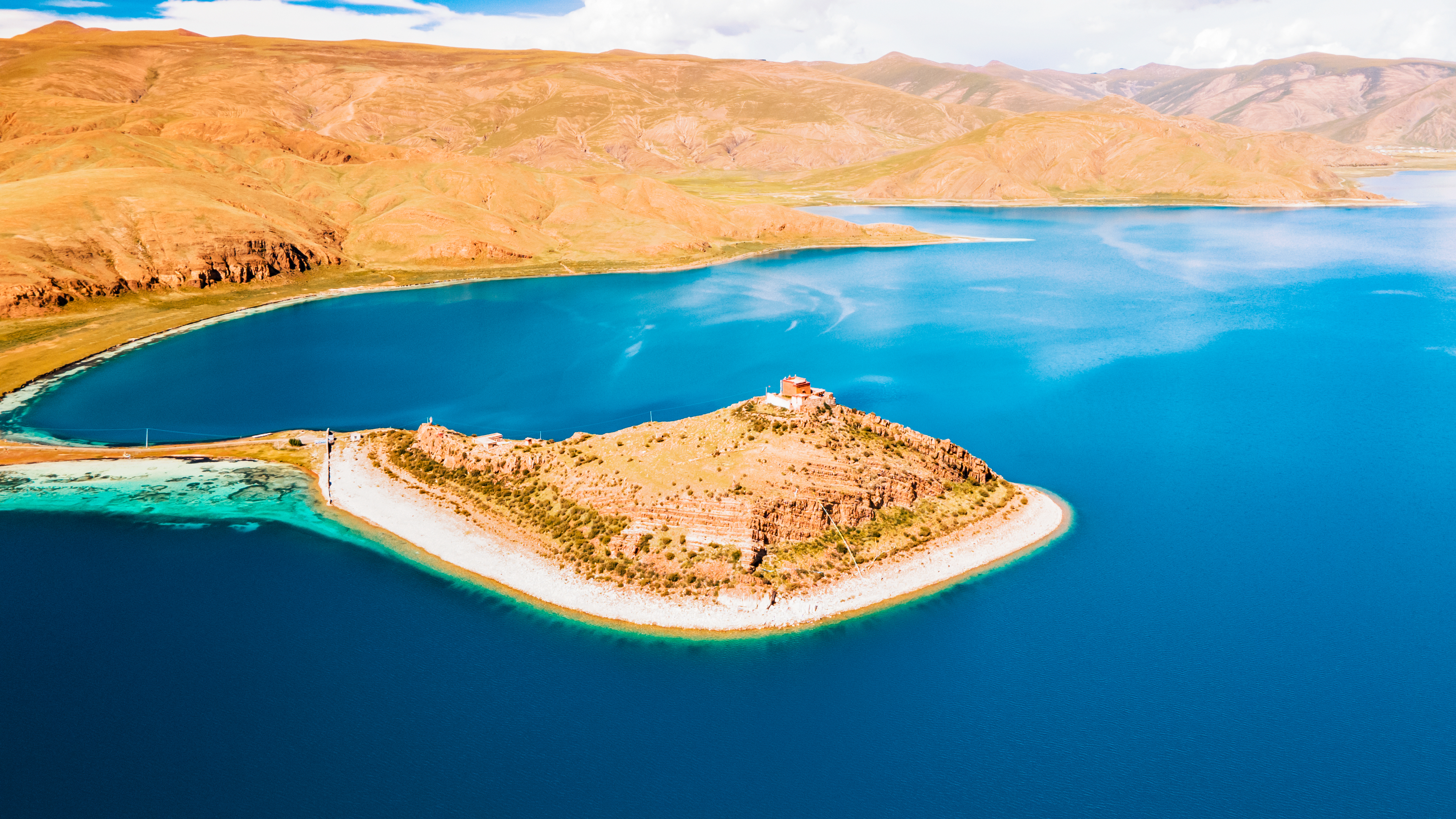 错过了十月的*藏西**，你就错过了这个星球最壮丽的秋色