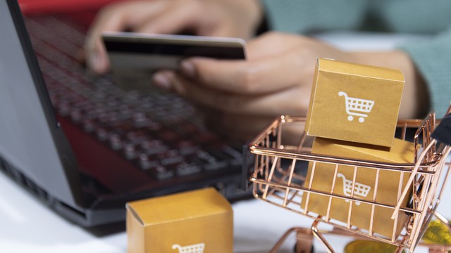 自媒体该不该继续努力赚钱,普通人靠自媒体赚钱吗