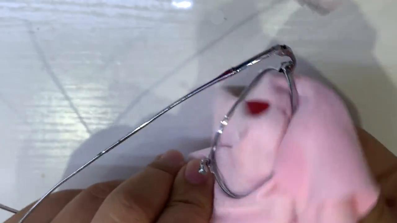 如何用眼镜水清理眼镜,清洗眼镜解压