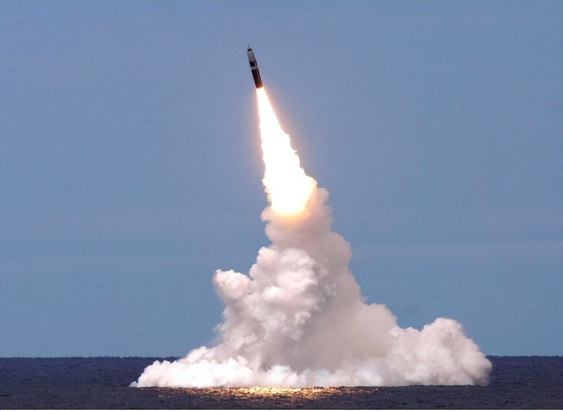 全球仅有2个国家拥有！“三位一体”核打击有多可怕？我国有吗？