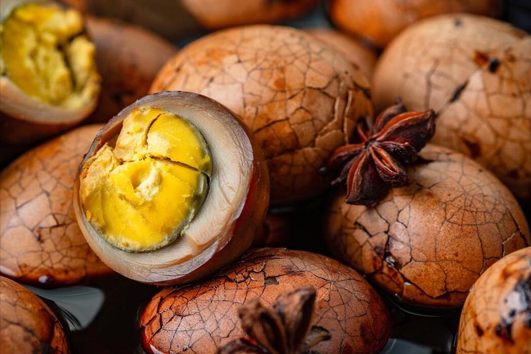 买鸡蛋是挑大的好还是小的好,买鸡蛋时买几个才不会尴尬