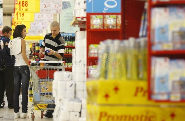 90后小伙子卖鸡蛋一年净赚400万,超市鸡蛋免费模式盈利案例