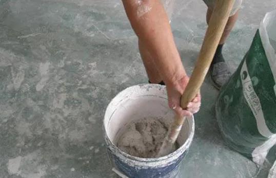 为什么工人要往水泥里加糖涨知识,建筑工人为何水泥里面加白糖