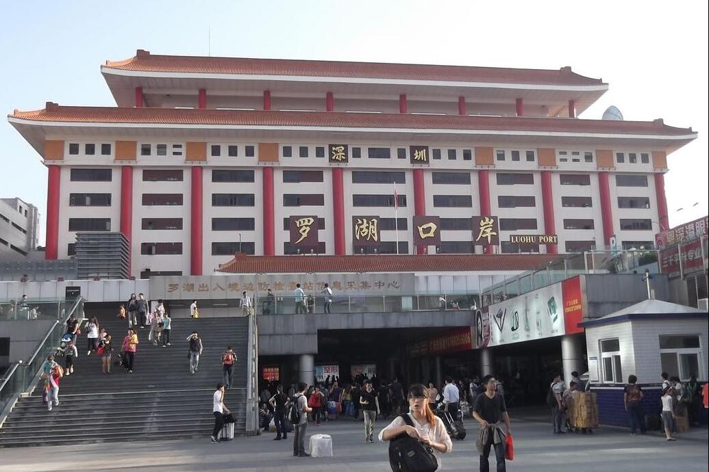 16岁打工妹25年后变成中国女首富,十年打工妹成为公认百亿女富豪