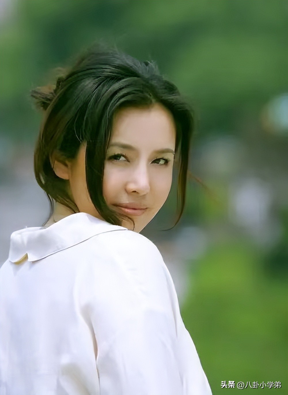 曾经美丽的容颜如今变成了老太太,曾经貌美如花现在变成大妈