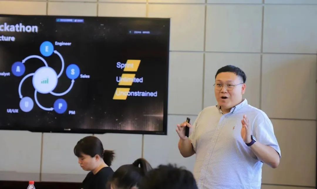 数智赋能洞见未来—第五届商务智能校企合作研讨会成功举办